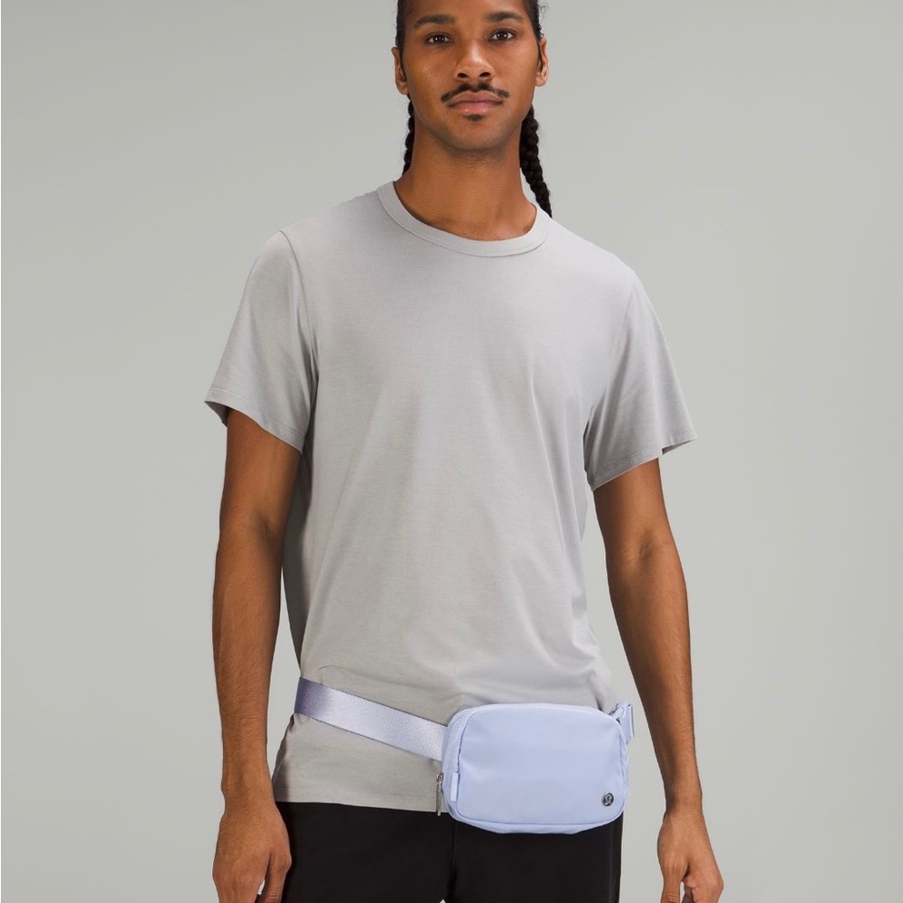 NWT Lululemon Everywhere Belt Bag Pastel Blue - Picture 10 of 10